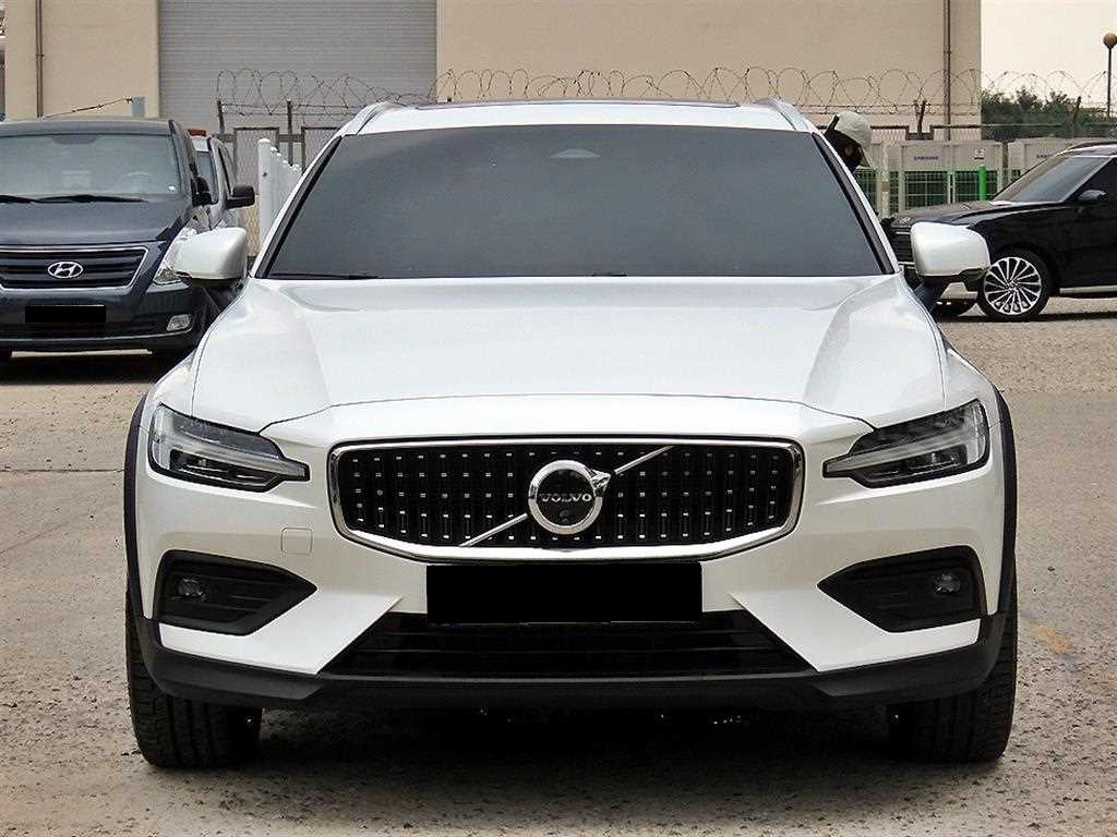 Volvo V60 — photo 01