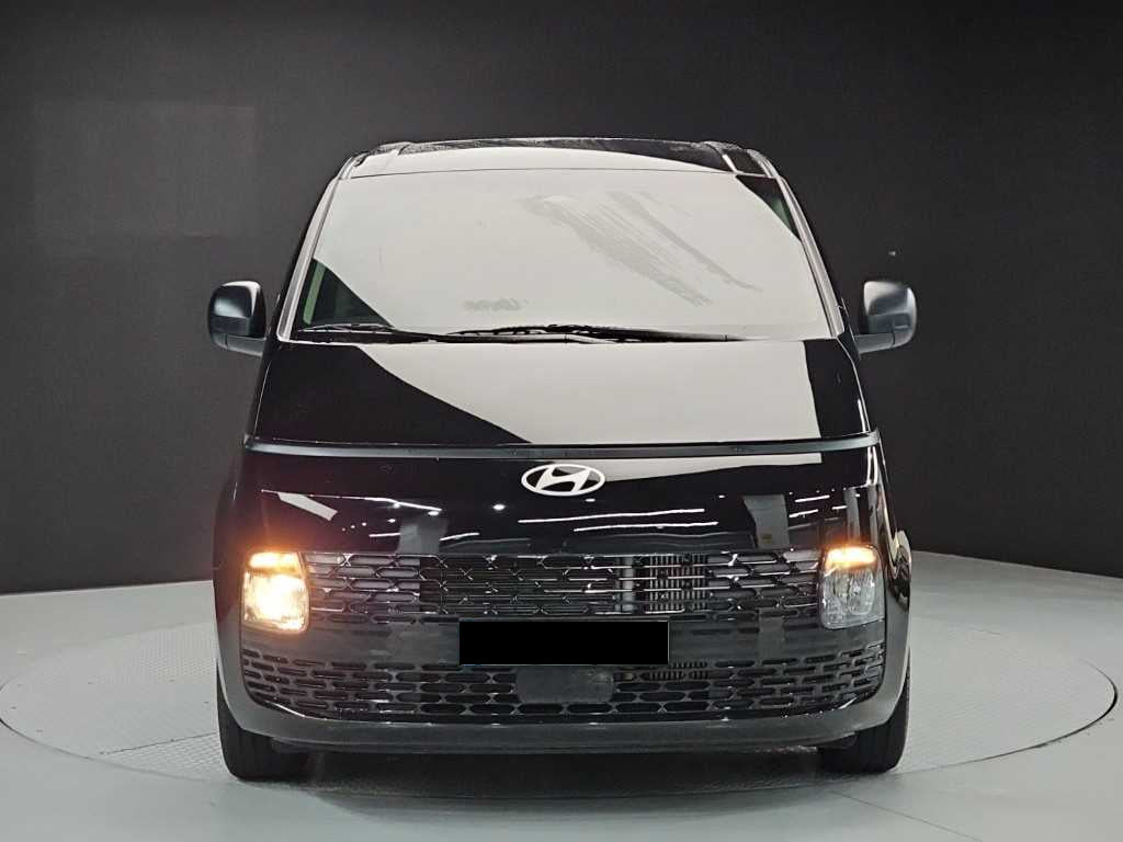 Hyundai Staria — photo 02