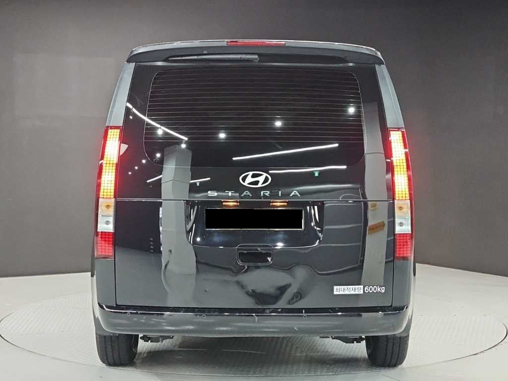 Hyundai Staria — photo 03