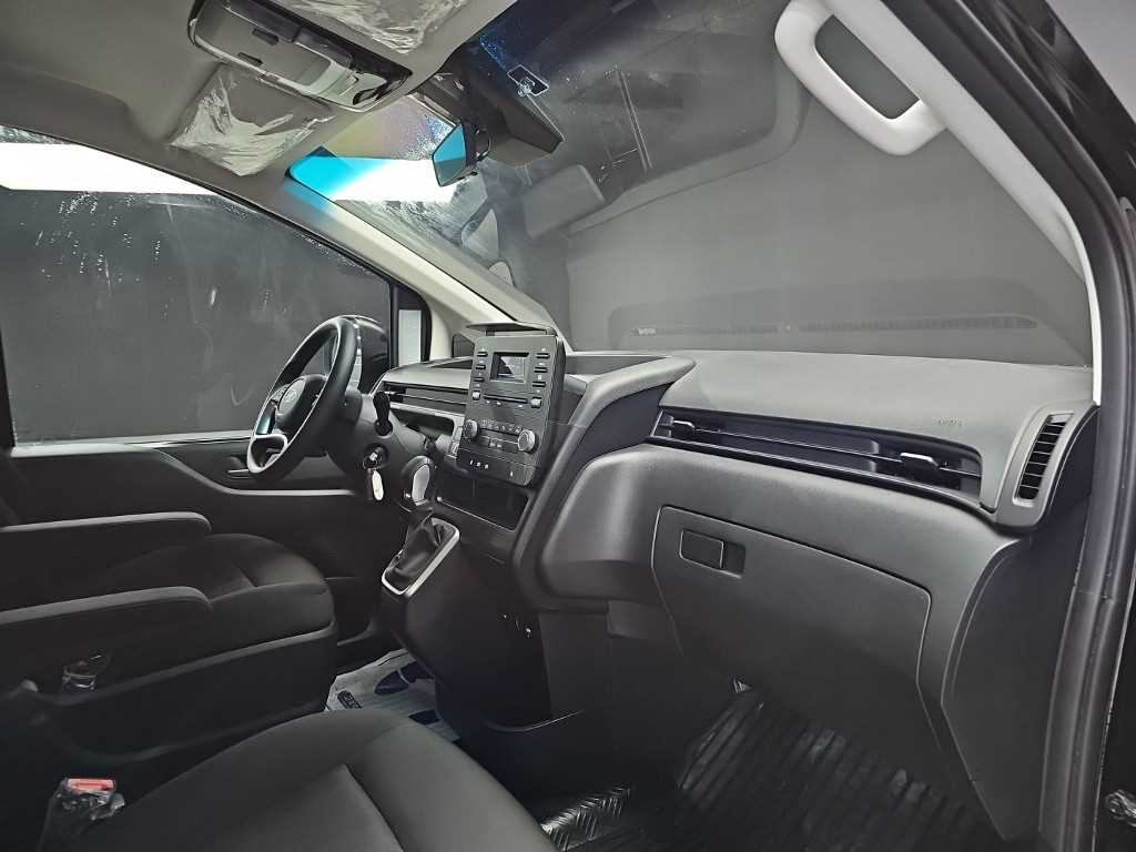 Hyundai Staria — photo 18
