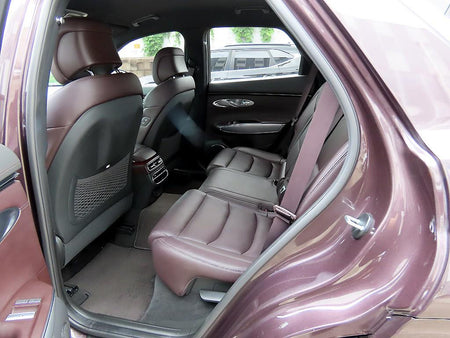 Genesis GV70 — photo 06