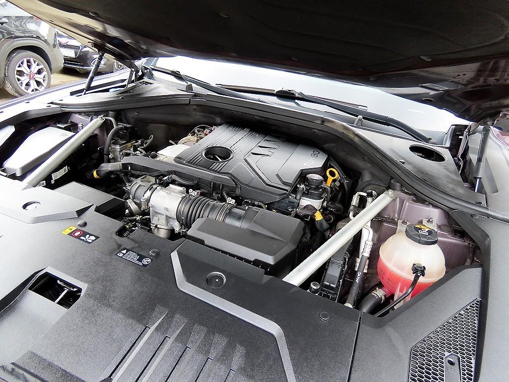 Genesis GV70 — photo 19