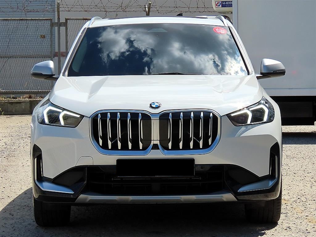 BMW X1 — photo 01