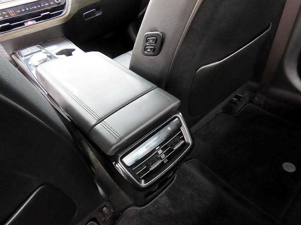 Kia K8 — photo 16