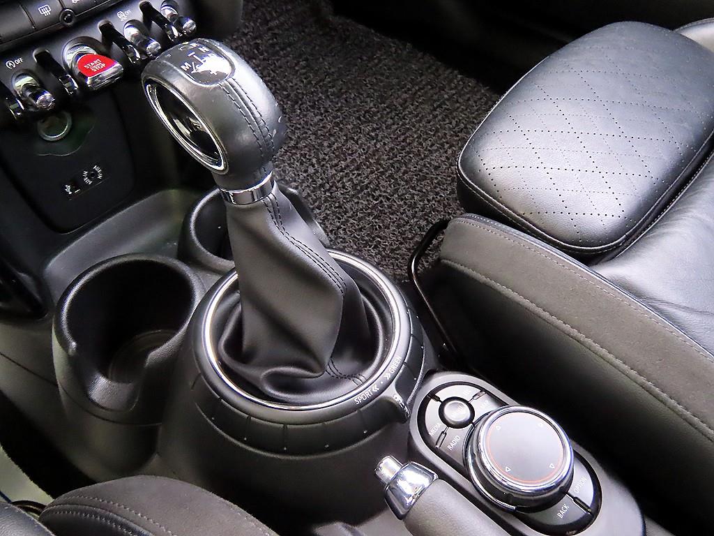 Mini Cooper — photo 11
