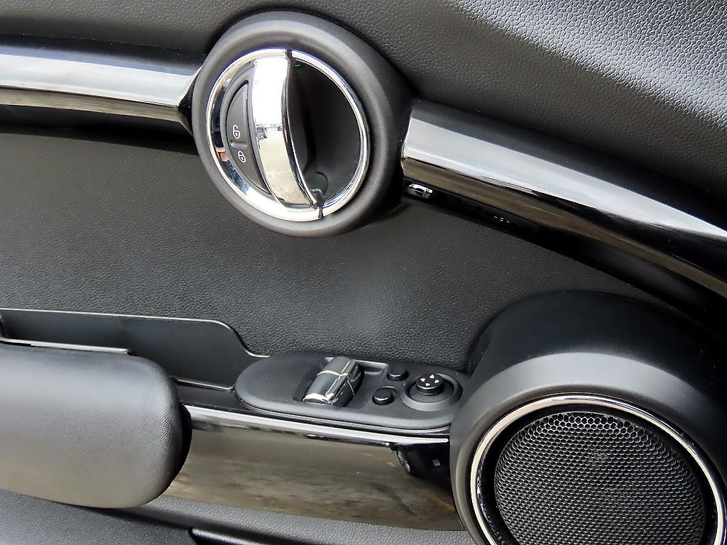 Mini Cooper — photo 12