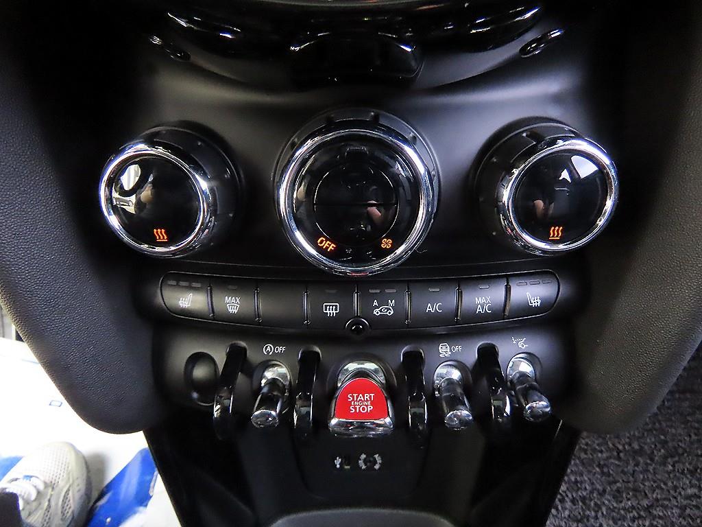 Mini Cooper — photo 13