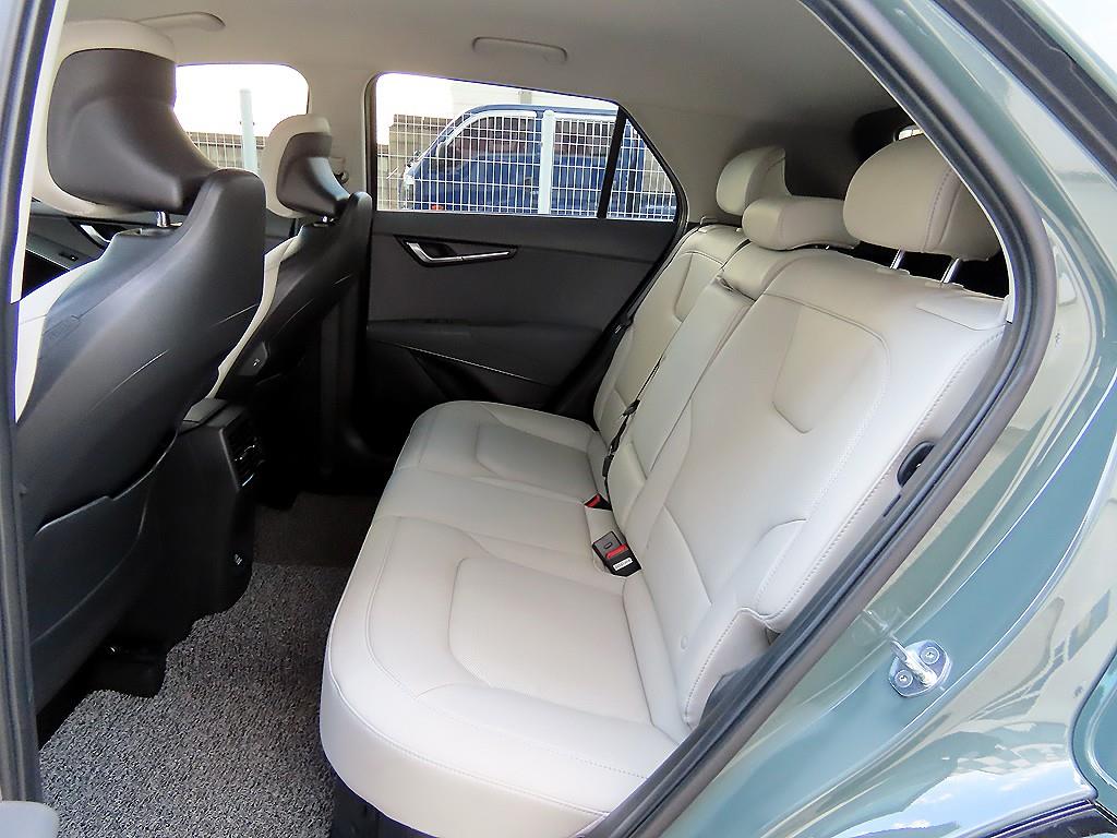 Kia Niro — photo 06