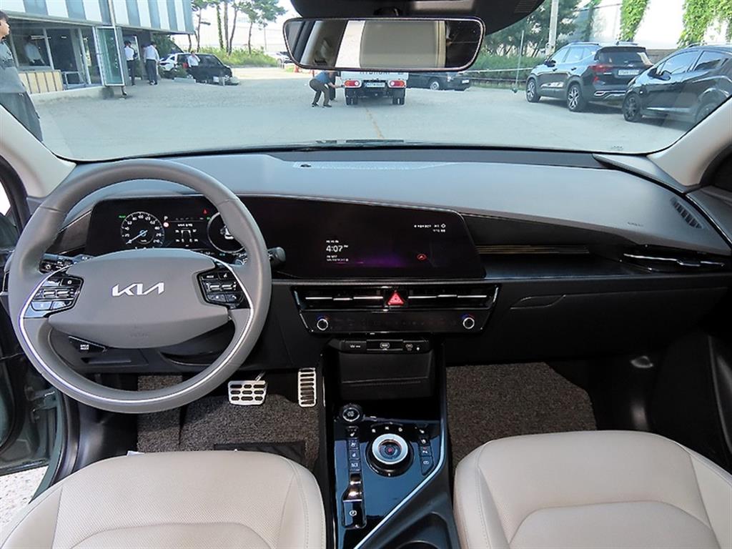 Kia Niro — photo 07