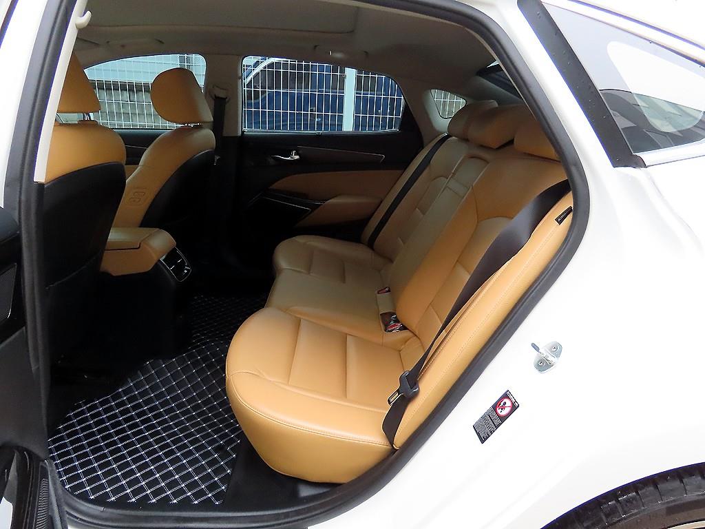 Kia K7 — photo 06