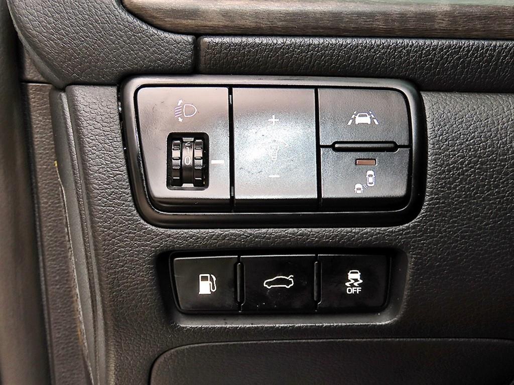 Kia K7 — photo 12
