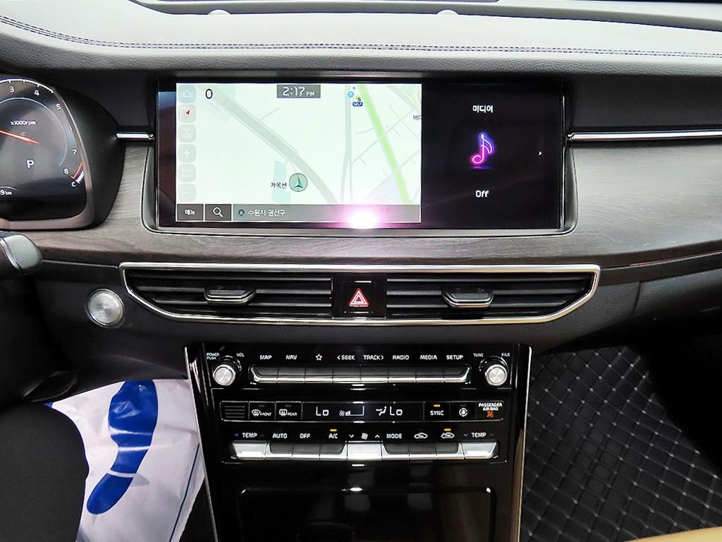 Kia K7 — photo 13