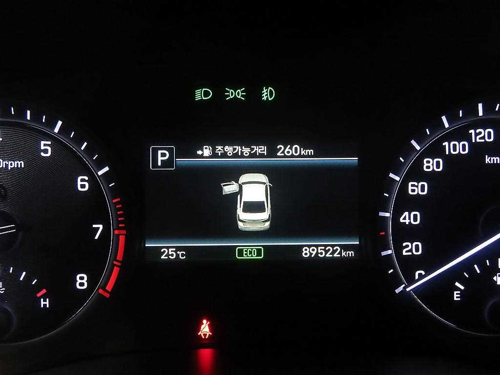 Genesis G80 — photo 09