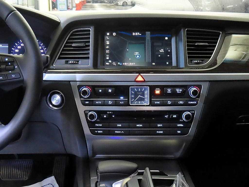 Genesis G80 — photo 11