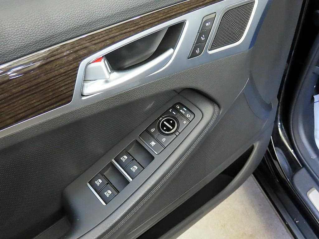 Genesis G80 — photo 13