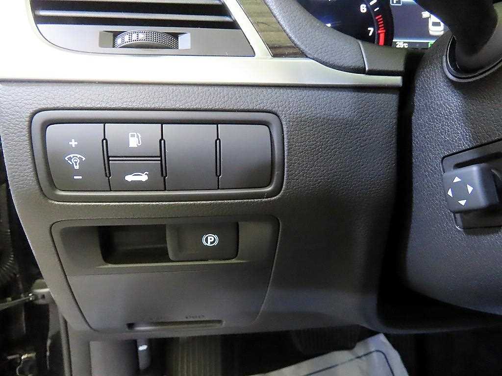 Genesis G80 — photo 14