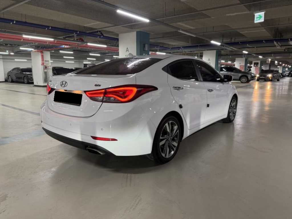 Hyundai Avante — photo 04