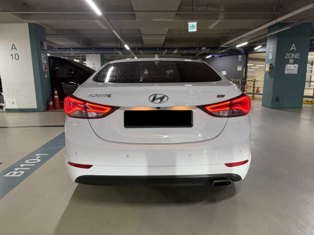 Hyundai Avante — photo 05