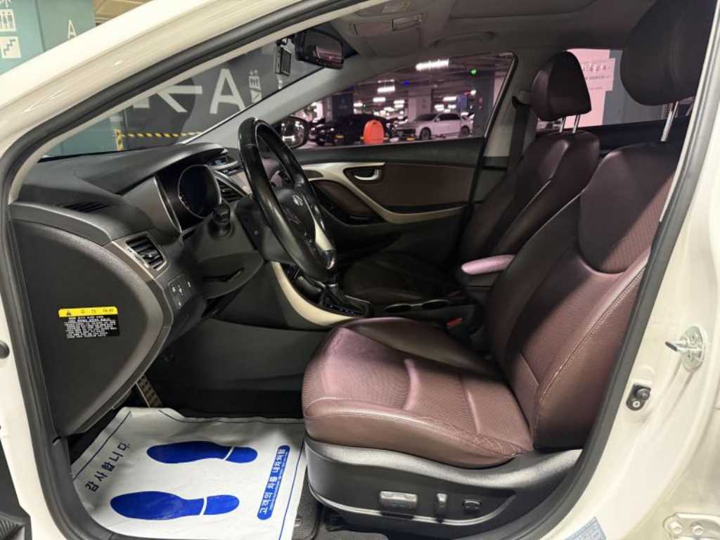 Hyundai Avante — photo 07