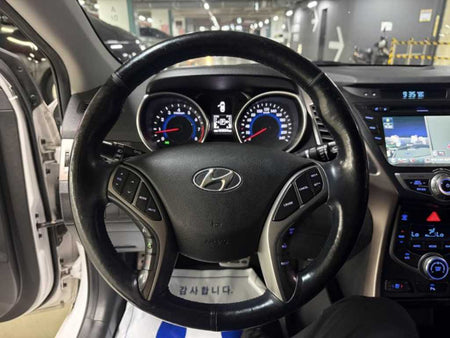 Hyundai Avante — photo 08