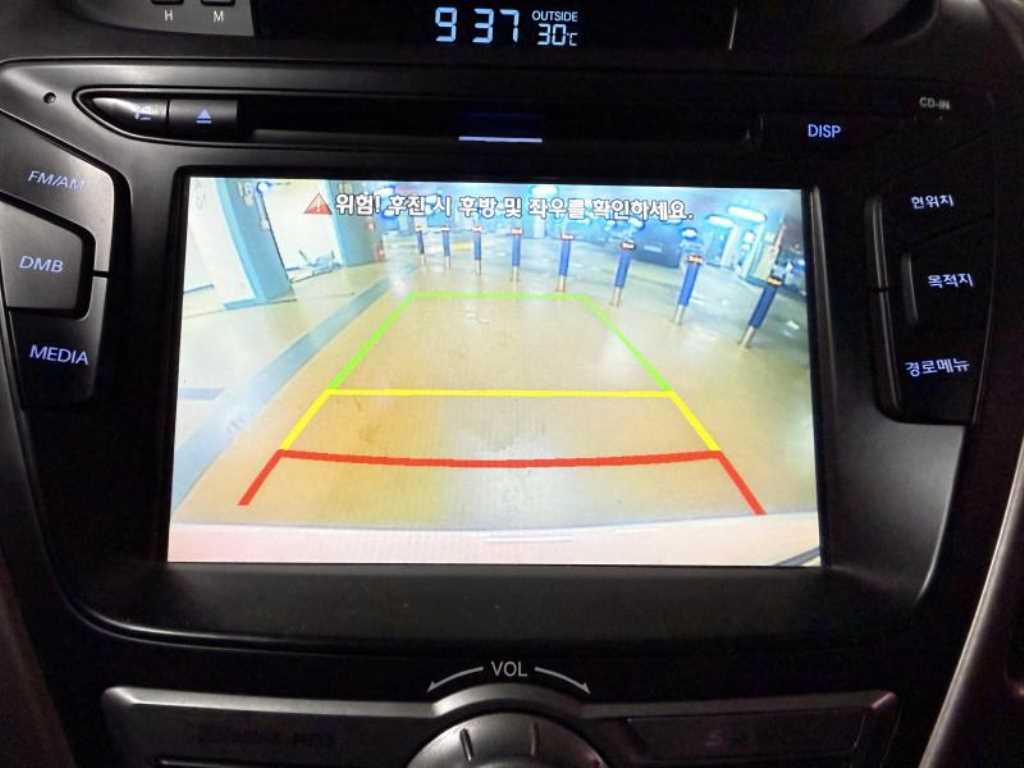 Hyundai Avante — photo 12