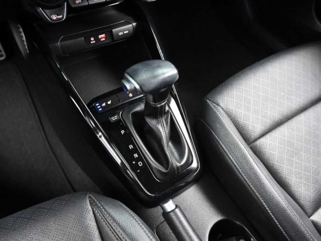 Kia Stonic — photo 09