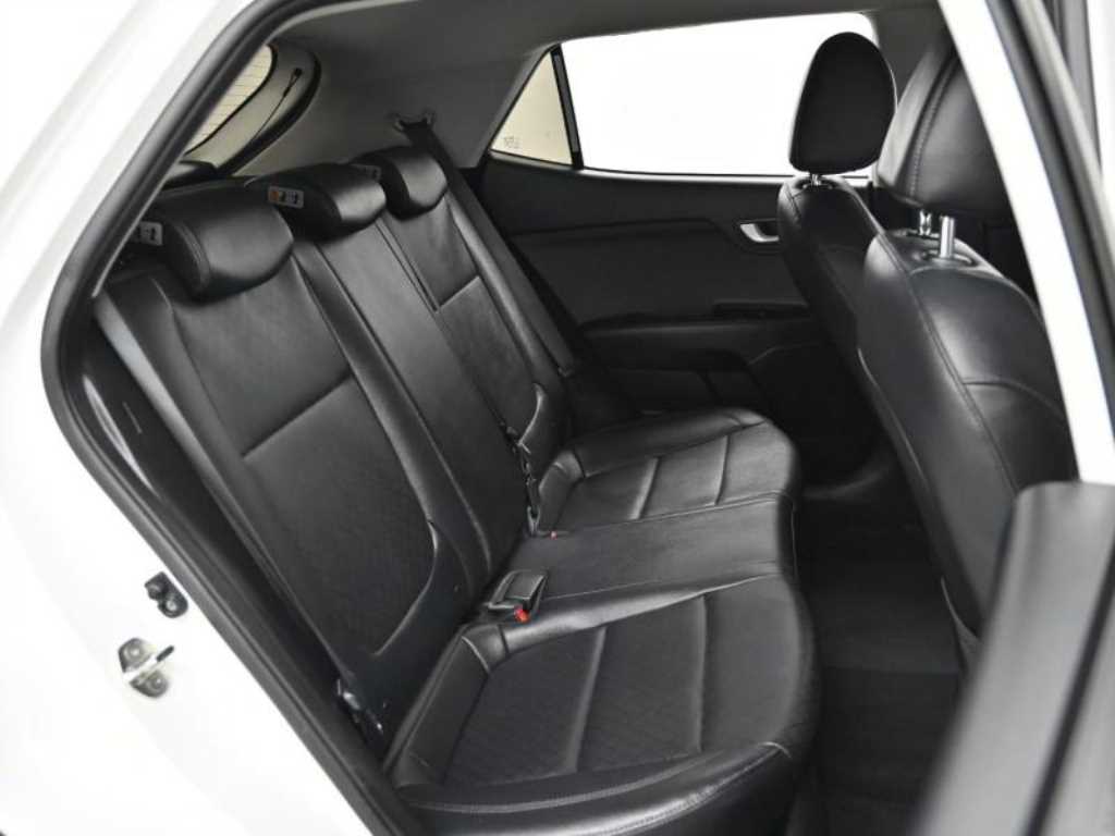Kia Stonic — photo 12