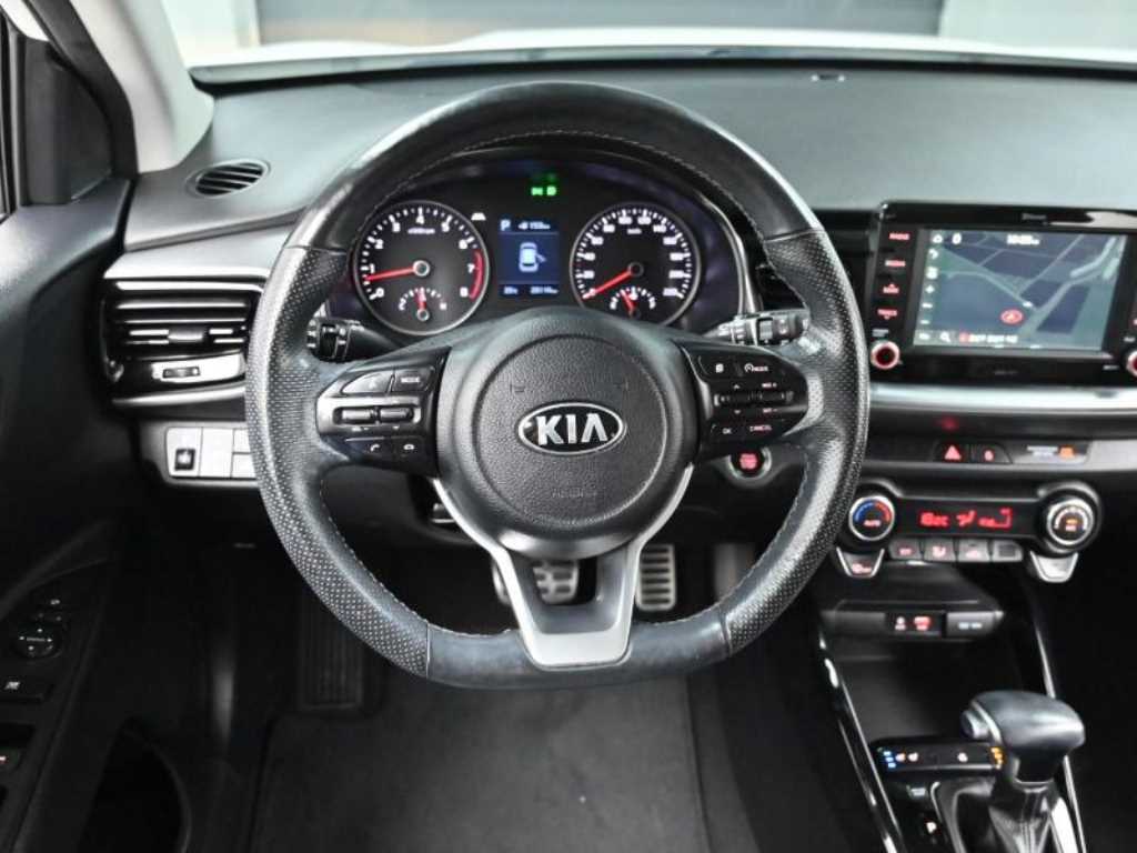 Kia Stonic — photo 13