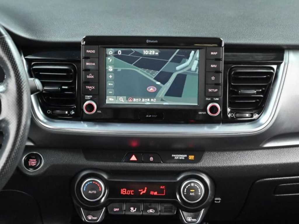 Kia Stonic — photo 14