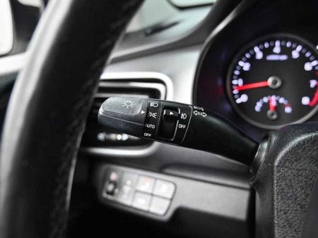Kia Stonic — photo 16