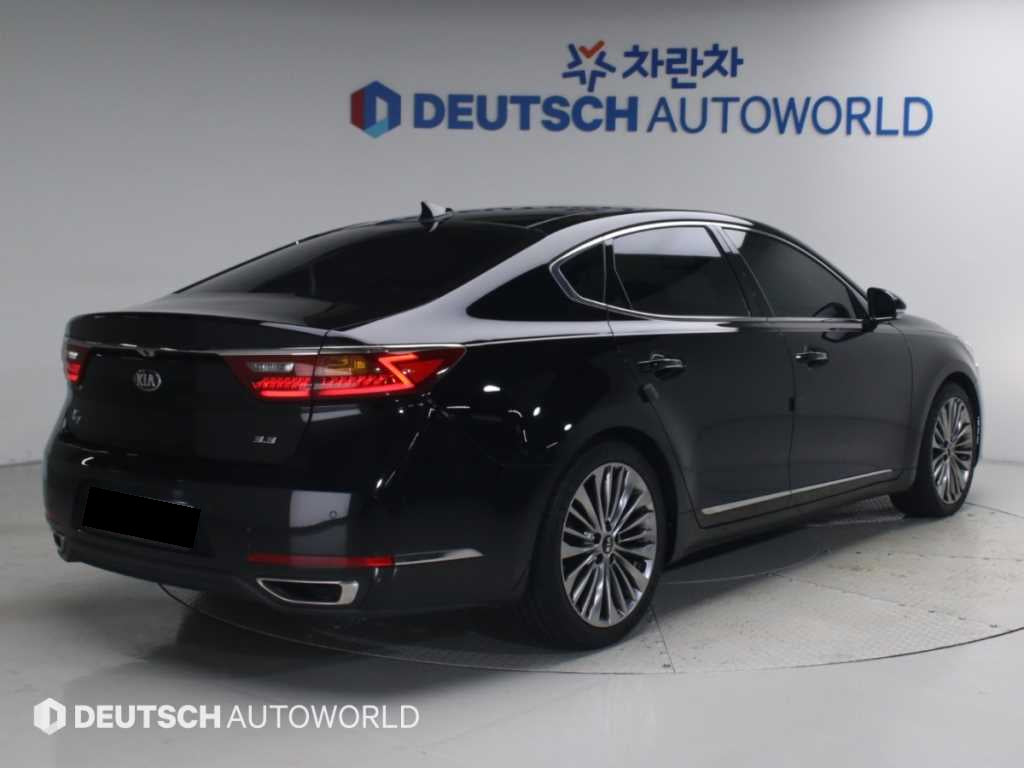 Kia K7 — photo 02