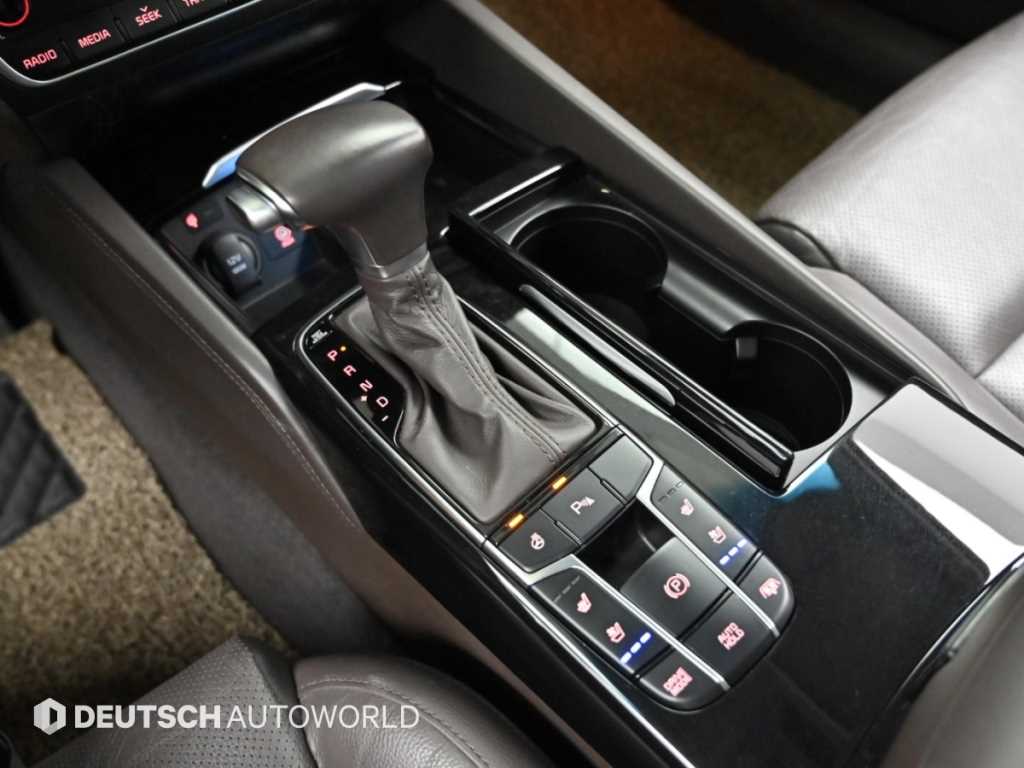 Kia K7 — photo 09