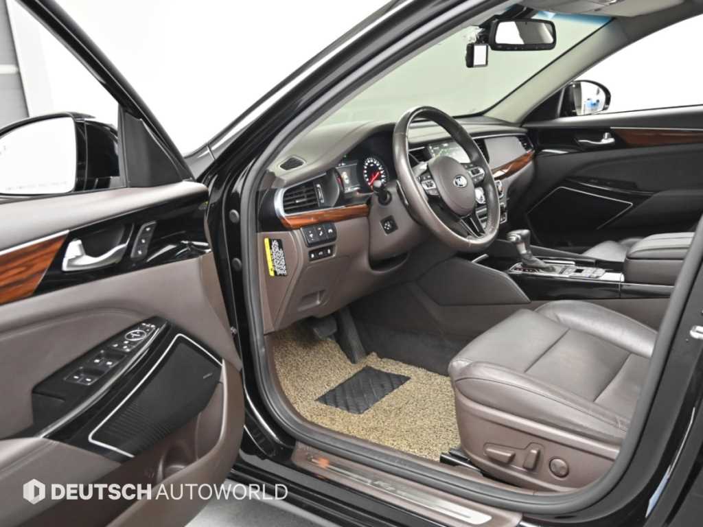 Kia K7 — photo 11