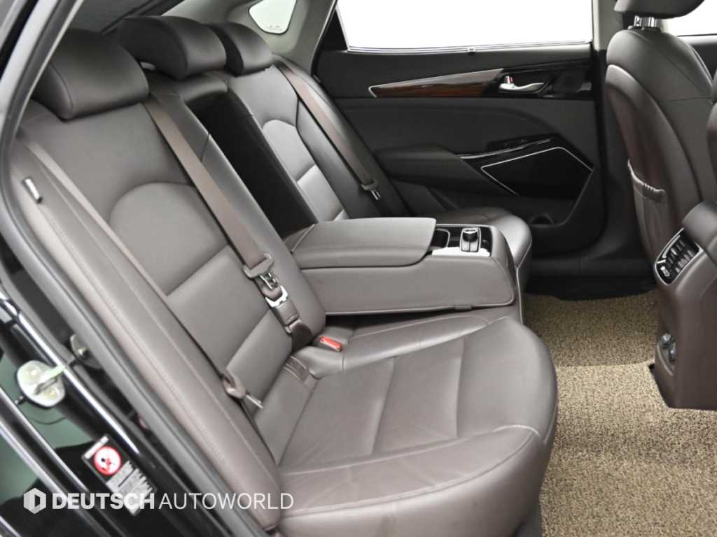 Kia K7 — photo 12