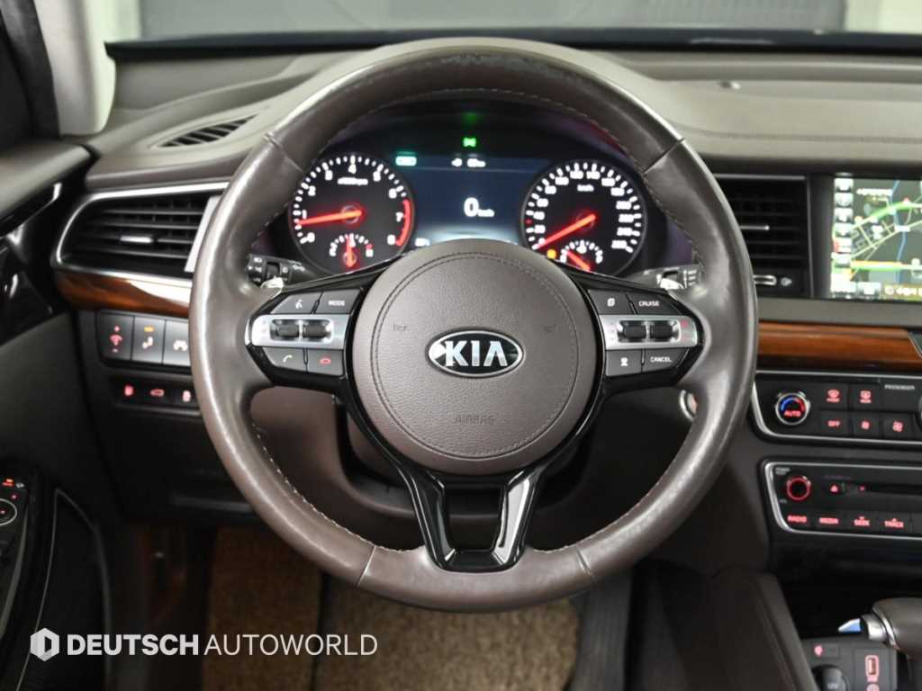 Kia K7 — photo 13
