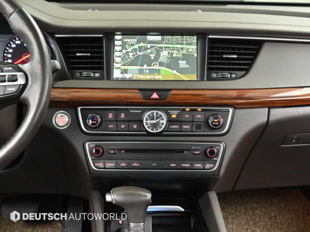 Kia K7 — photo 14
