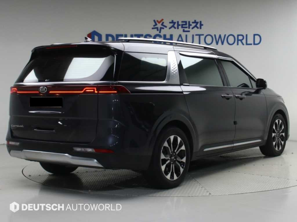 Kia Carnival — photo 02