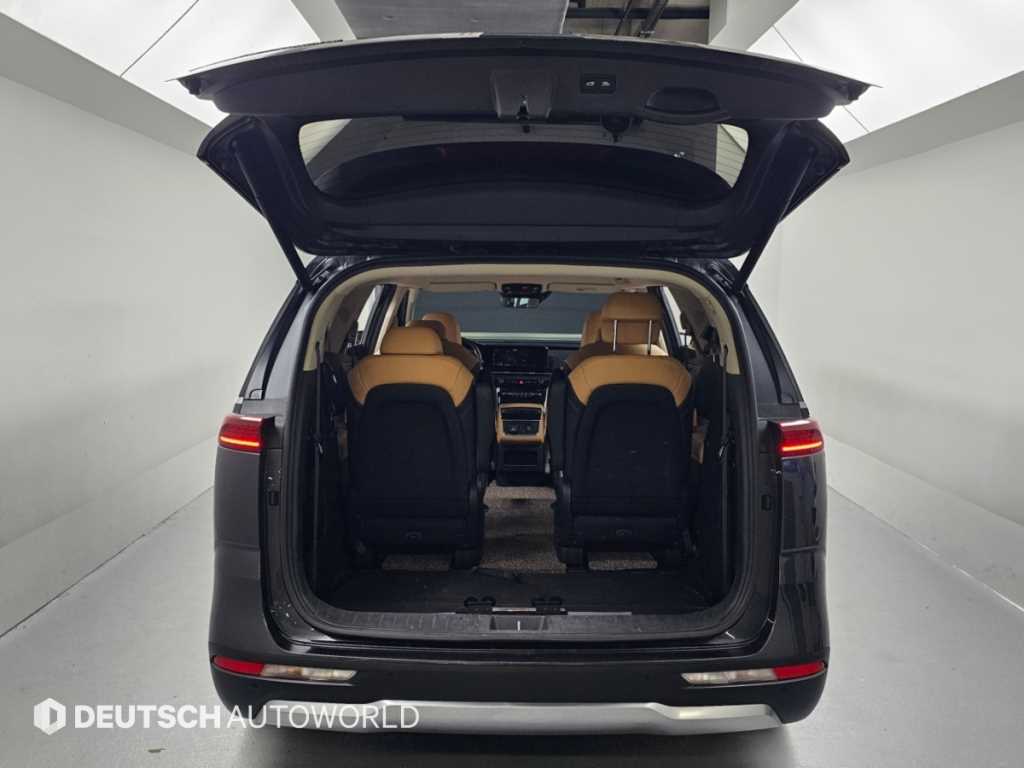 Kia Carnival — photo 19