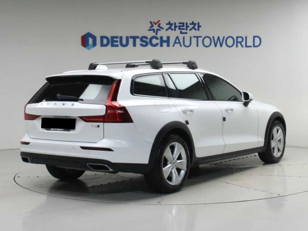 Volvo V60 — photo 02