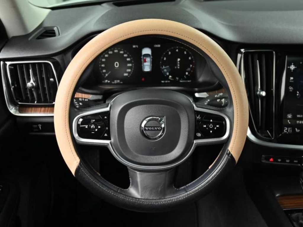 Volvo V60 — photo 13