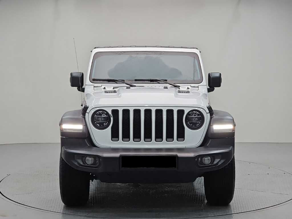 Jeep Wrangler — photo 02