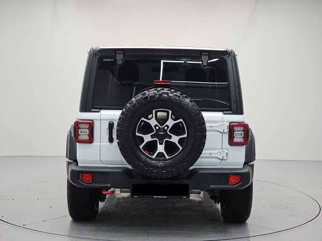Jeep Wrangler — photo 03