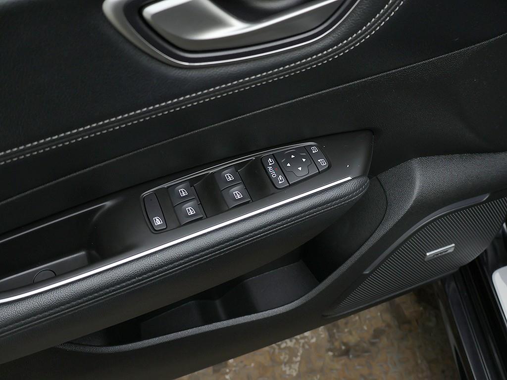 RENAULT SM6 — photo 13