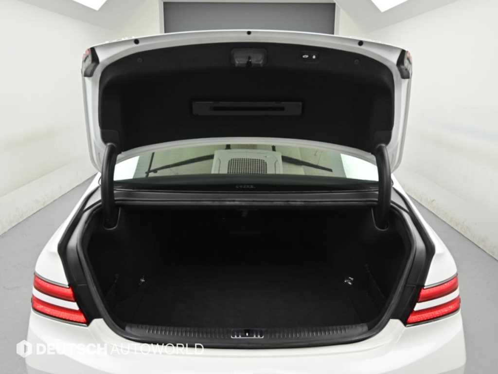 Genesis G90 — photo 19