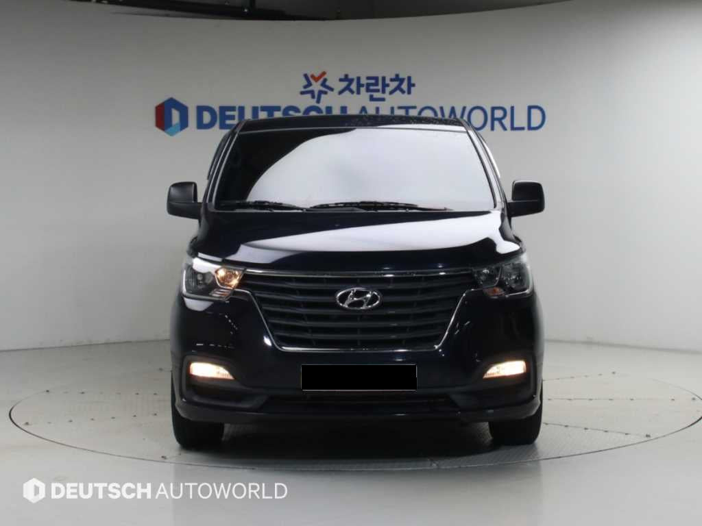 Hyundai Starex — photo 03