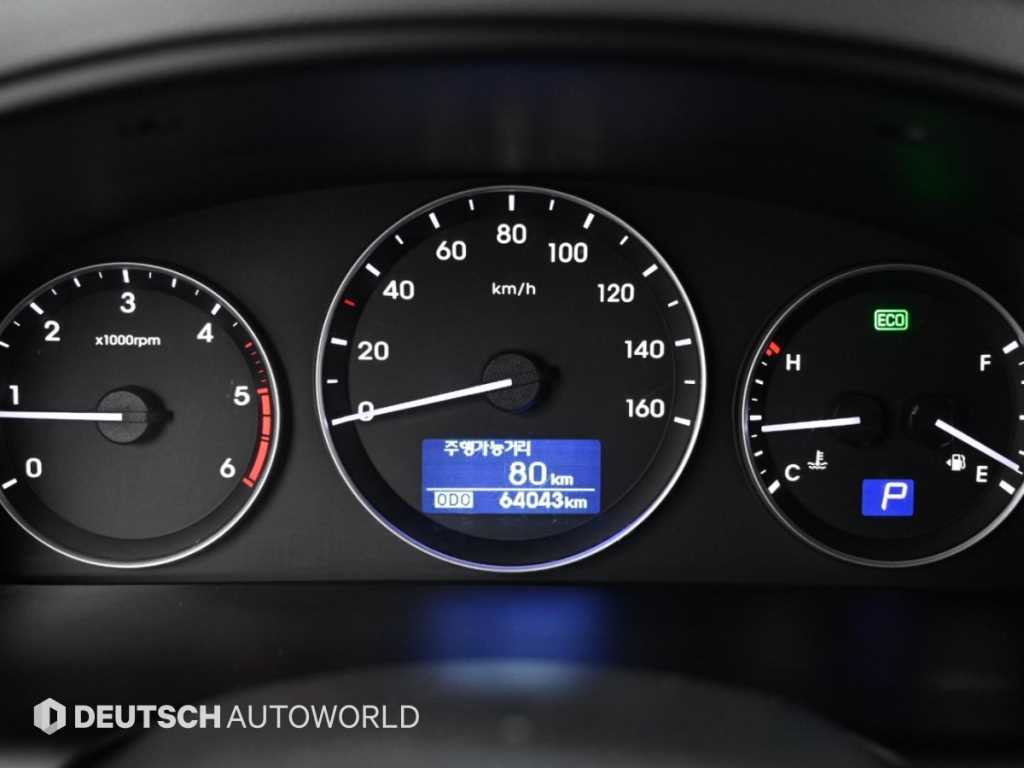 Hyundai Starex — photo 08