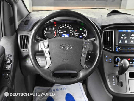 Hyundai Starex — photo 13