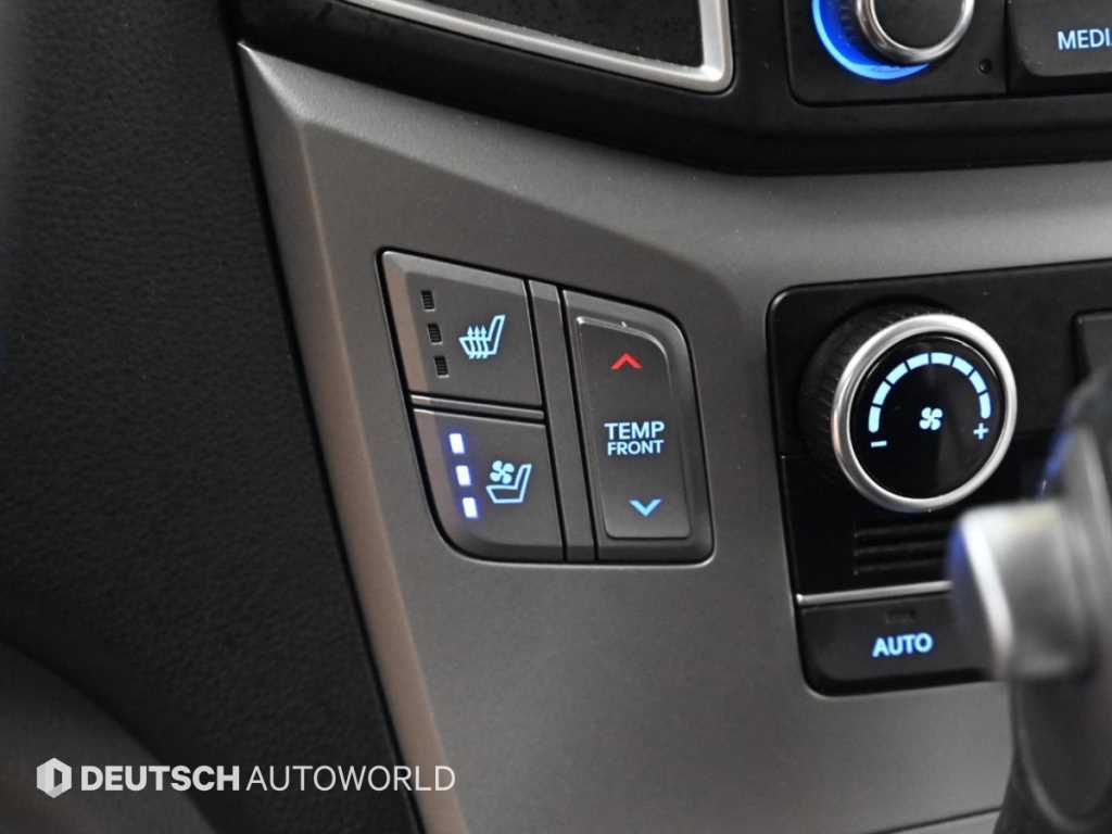 Hyundai Starex — photo 17