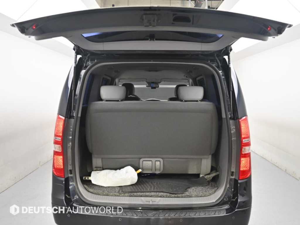 Hyundai Starex — photo 19