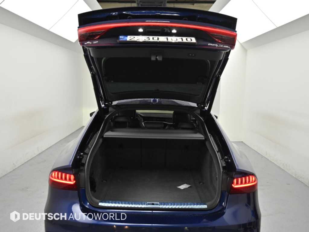 Audi A7 — photo 19